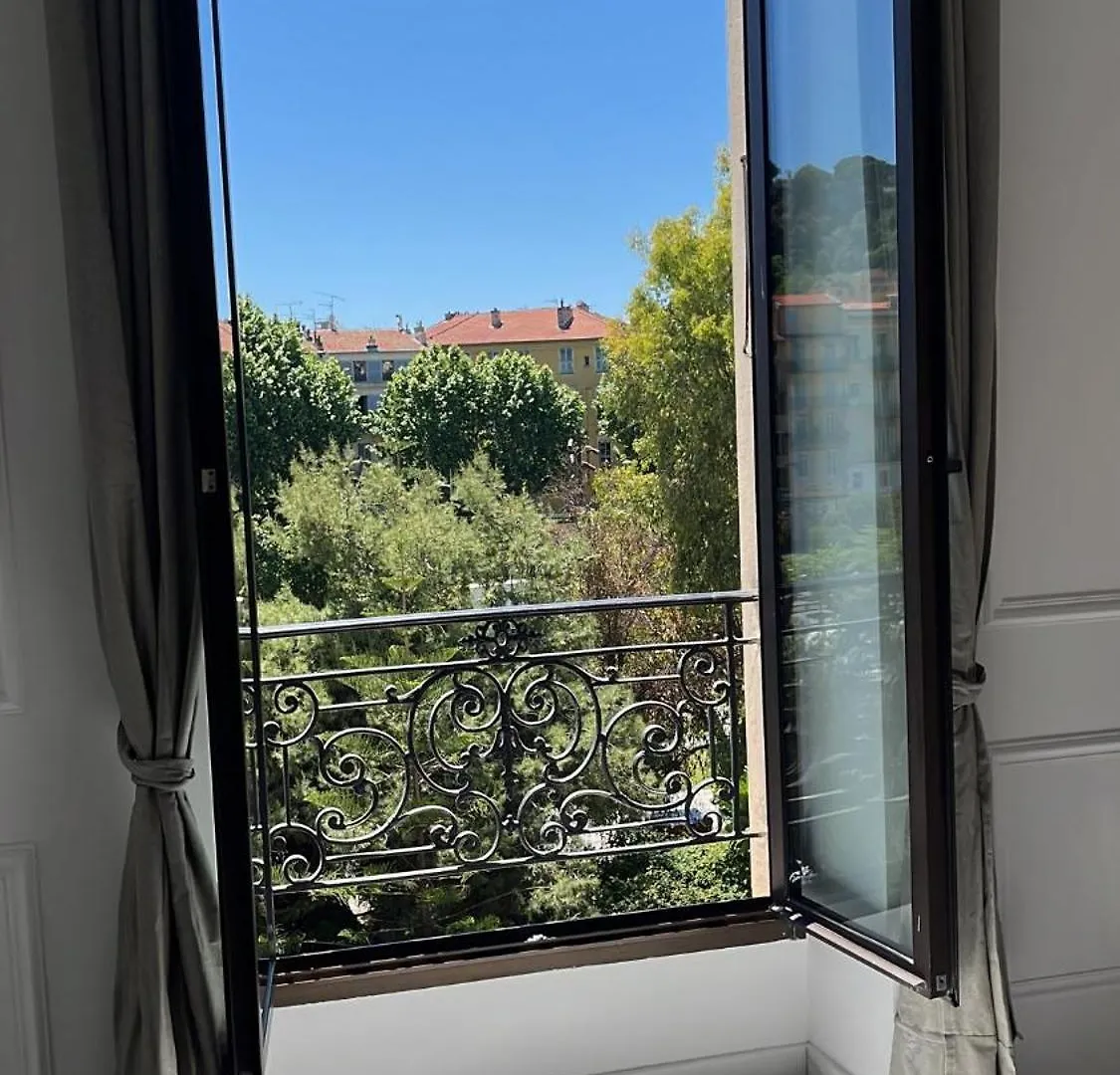 Felix, Luxurious 1 Bedroom In Nice Apartment