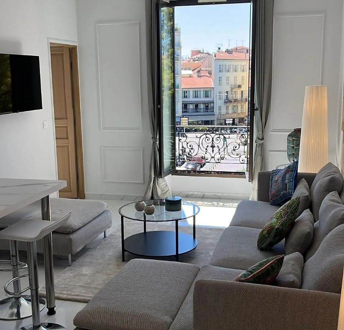 Felix, Luxurious 1 Bedroom In Nice contacts